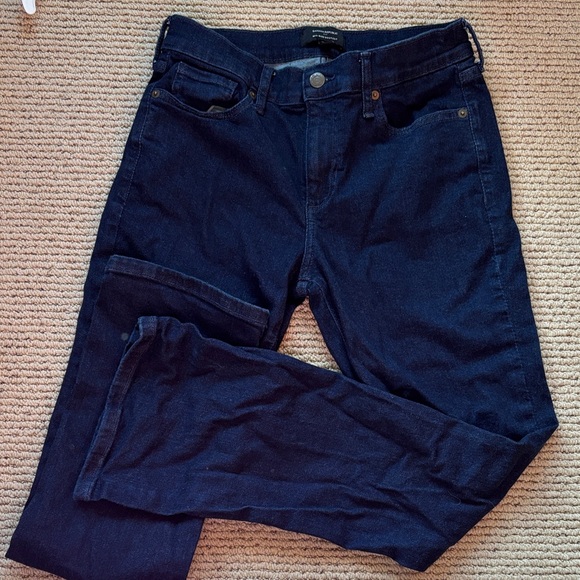 Banana Republic Denim - BANANA REPUBLIC MID-RISE BOOTCUT jeans.
Dark denim. Some stretch. Size 28/6